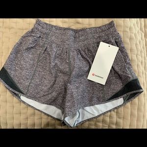 Lulu Lemon Hotty Hot LR shorts 4” lined